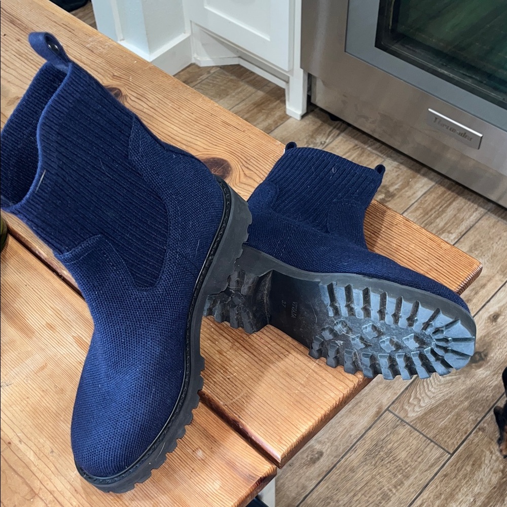 NWOT Vivaia Navy Knit Ankle Boots - Picture 5 of 8